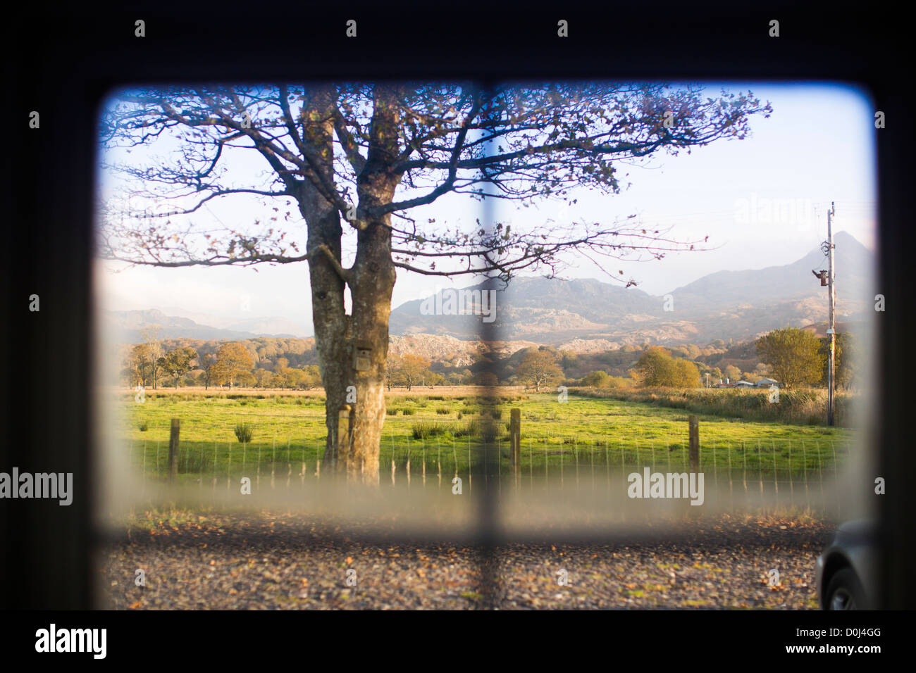 Blick vom Schlafzimmerfenster des Snowdonia National Park, Wales, im Herbst. Stockfoto