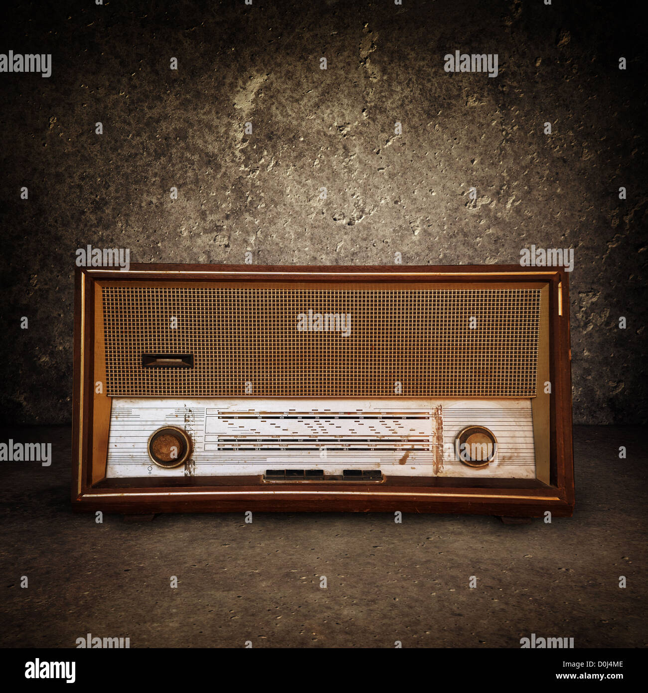 Schöne alte Vintage Holz Radio-Empfangsgerät Stockfoto