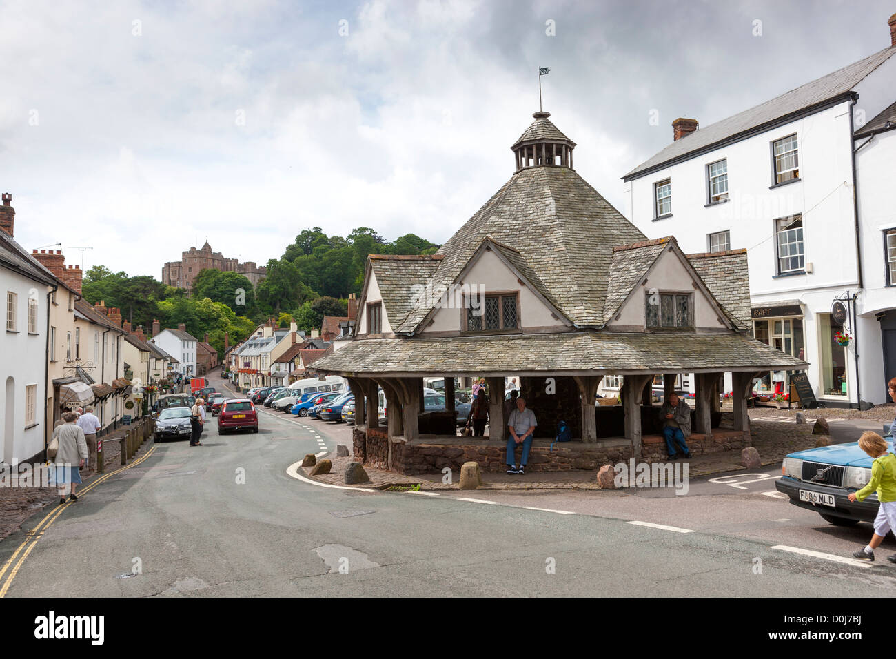 Die Garn-Markt, Hauptstraße im Dorf Dunster, Exmoor National Park. Stockfoto