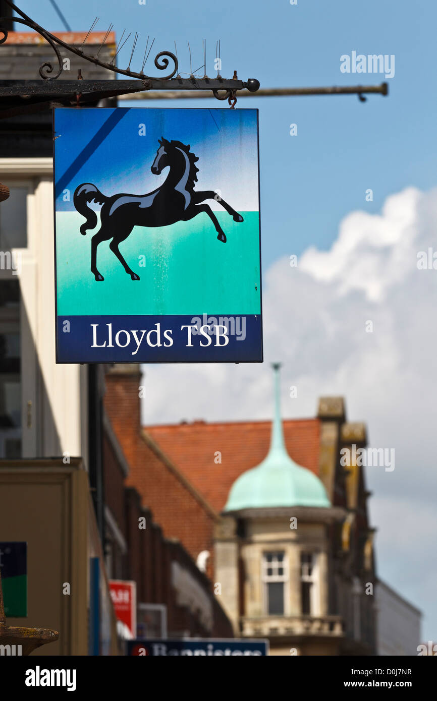 Lloyds TSB Bank Zeichen in eine Hauptstraße in England. Stockfoto