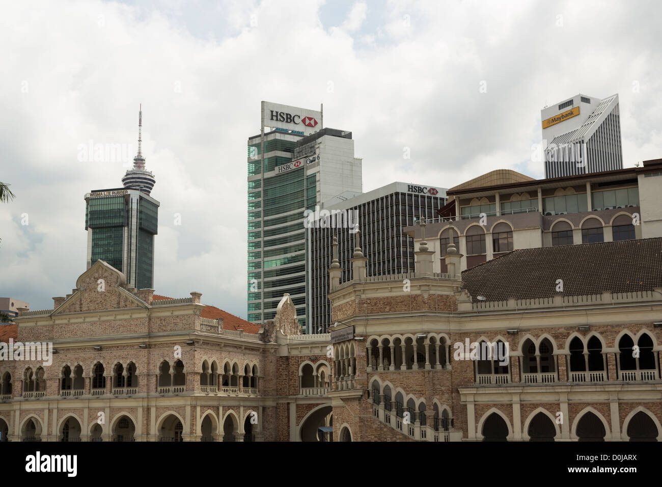 Eine Ansicht der Innenstadt Kuala Lumpurs mit Sultan Abdul Samad Gebäude und HSBC und Maybank Banken bauen Stockfoto