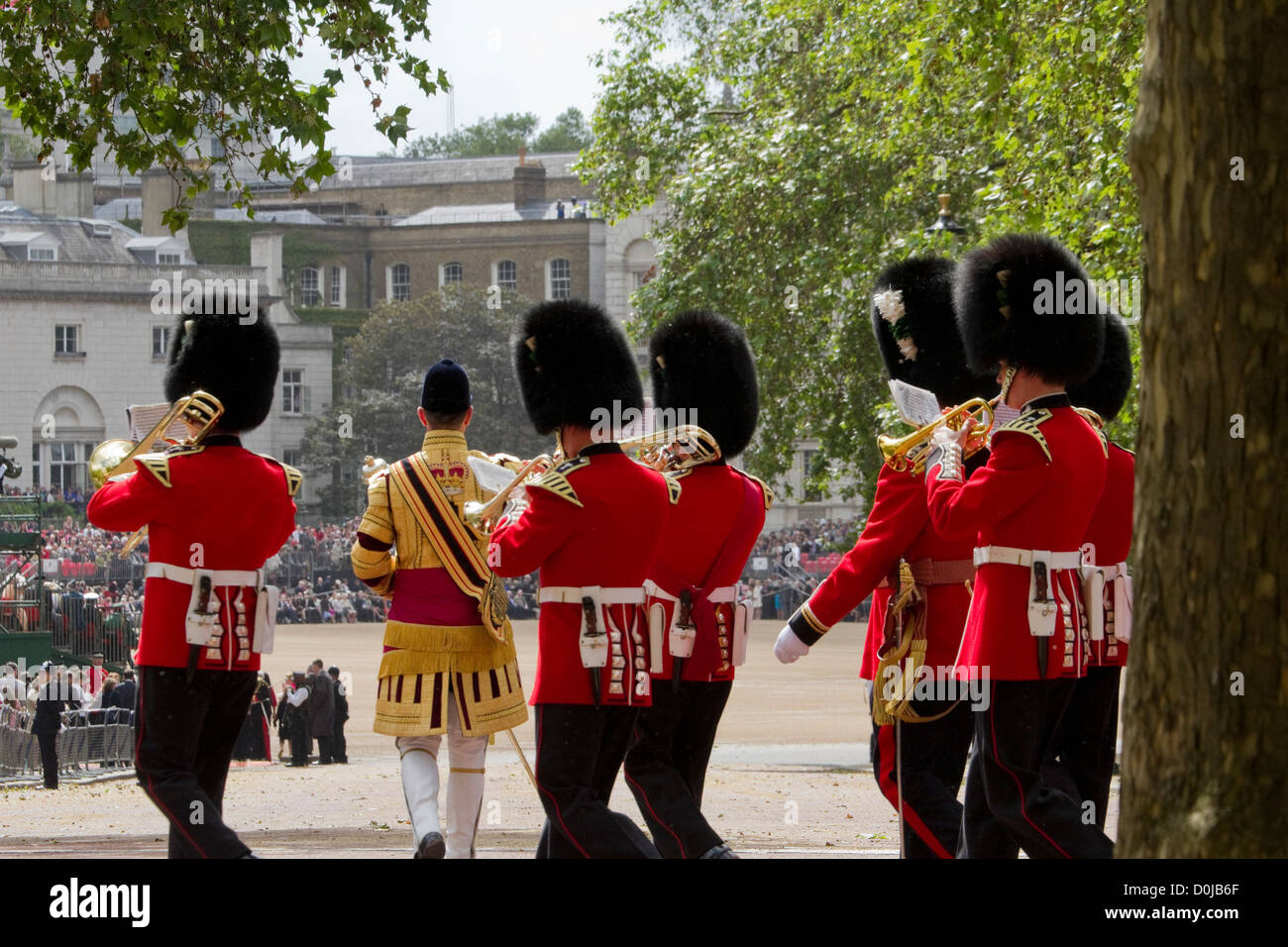 Die Welsh Guards Band marschiert, Horse Guards Parade an der Trooping die Farbe. Stockfoto