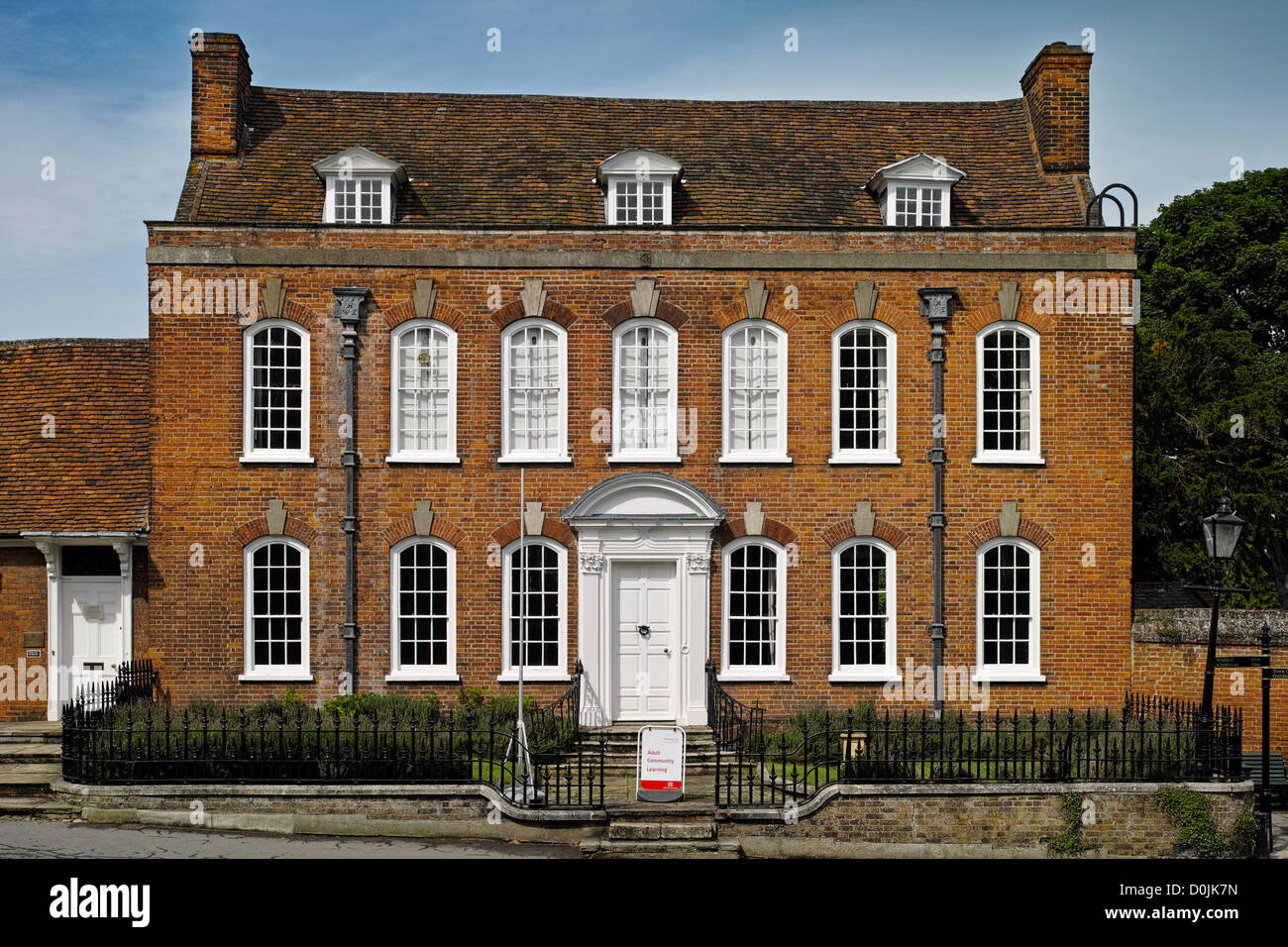 Die Fassade des Clarence House in Thaxted. Stockfoto