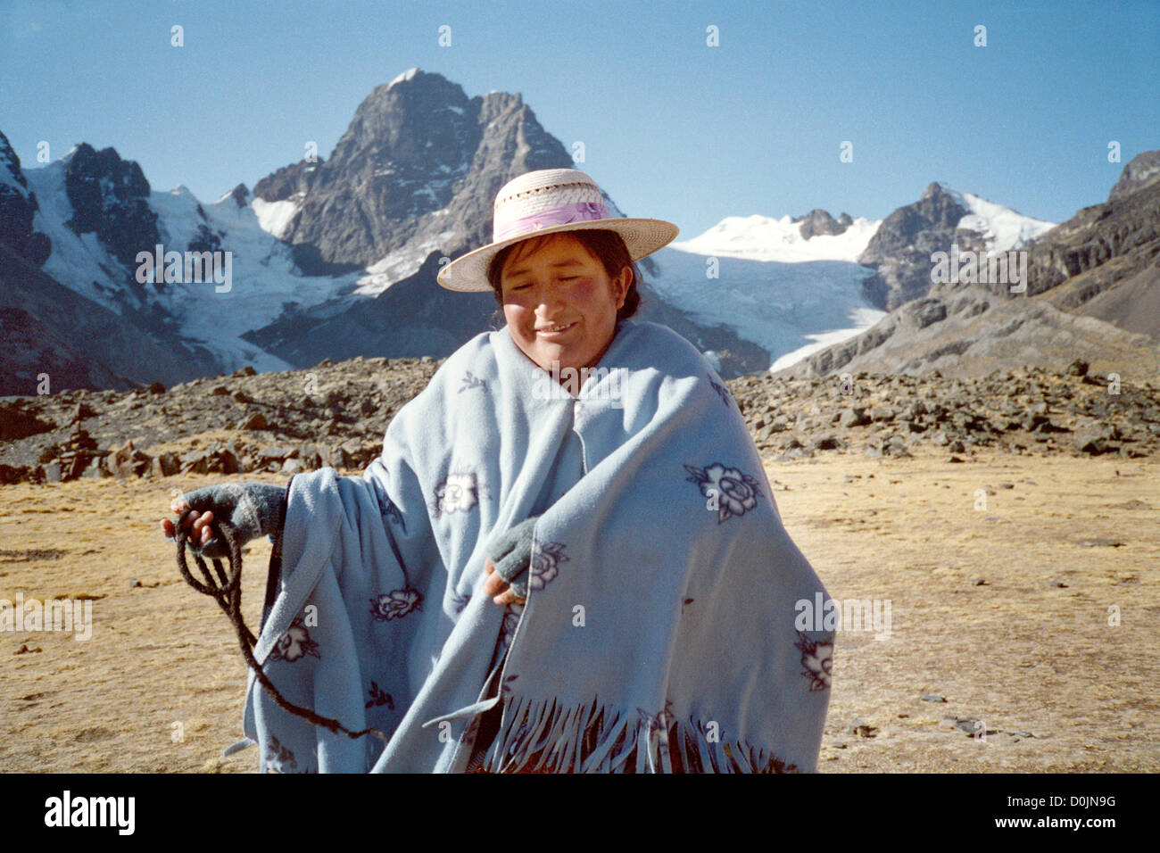 Aymara-Frau in der Cordillera Real Stockfoto
