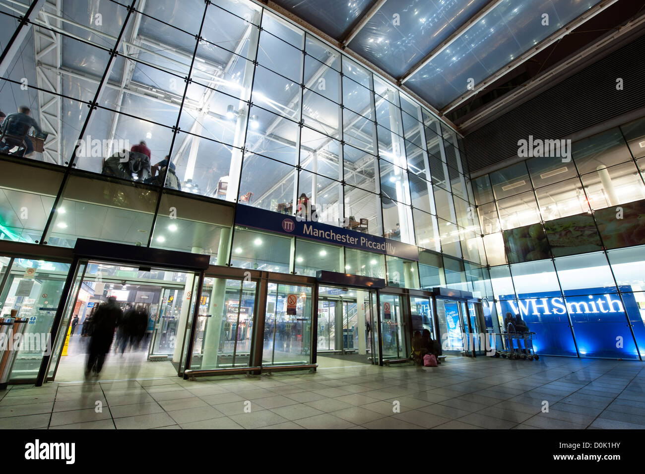 Im Bahnhof Manchester Piccadilly. Stockfoto