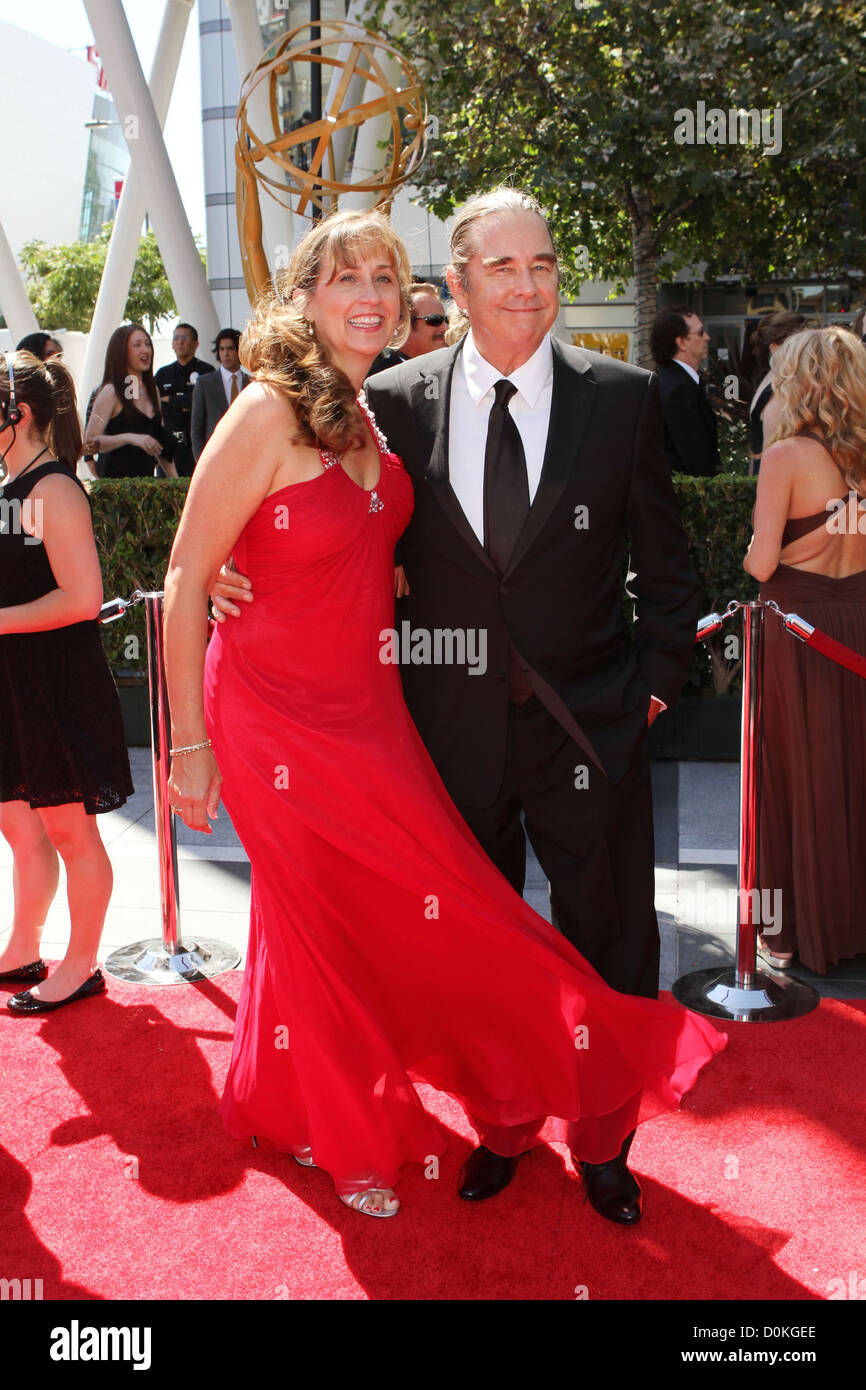 Beau Bridges und Wendy Treece 2010 Creative Arts Emmy Awards statt im Nokia Theatre L.A. LIVE - Ankünfte Los Angeles, Kalifornien Stockfoto