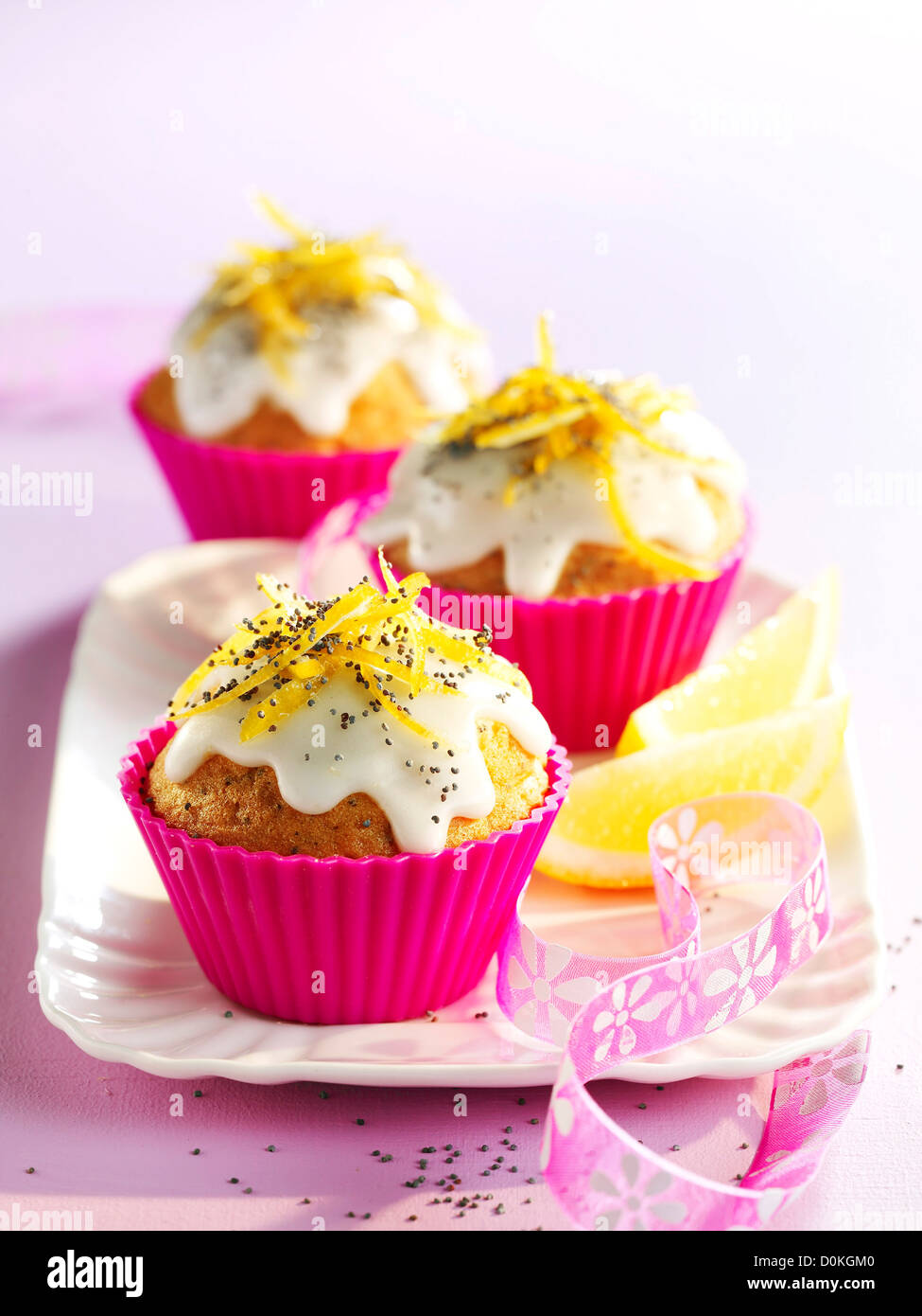 Zitronen-Mohn-Muffins Stockfoto