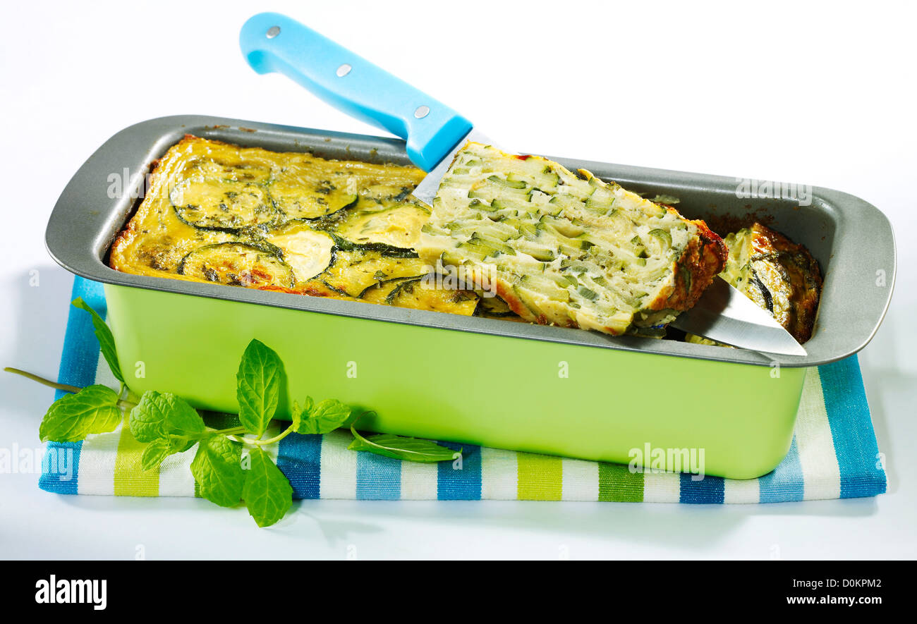 Zucchini-Flan mit Minze Stockfoto