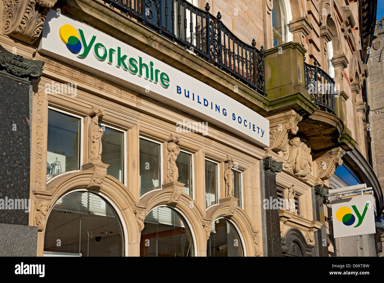 Yorkshire Building Society Bankgebäude und -Zeichen Cambridge Crescent Harrogate North Yorkshire England Großbritannien GB Großbritannien Stockfoto