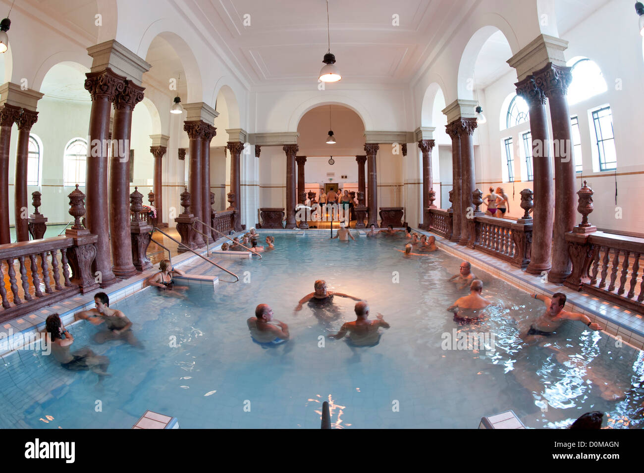 Szechenyi Bäder in Budapest, die Hauptstadt von Ungarn. Stockfoto