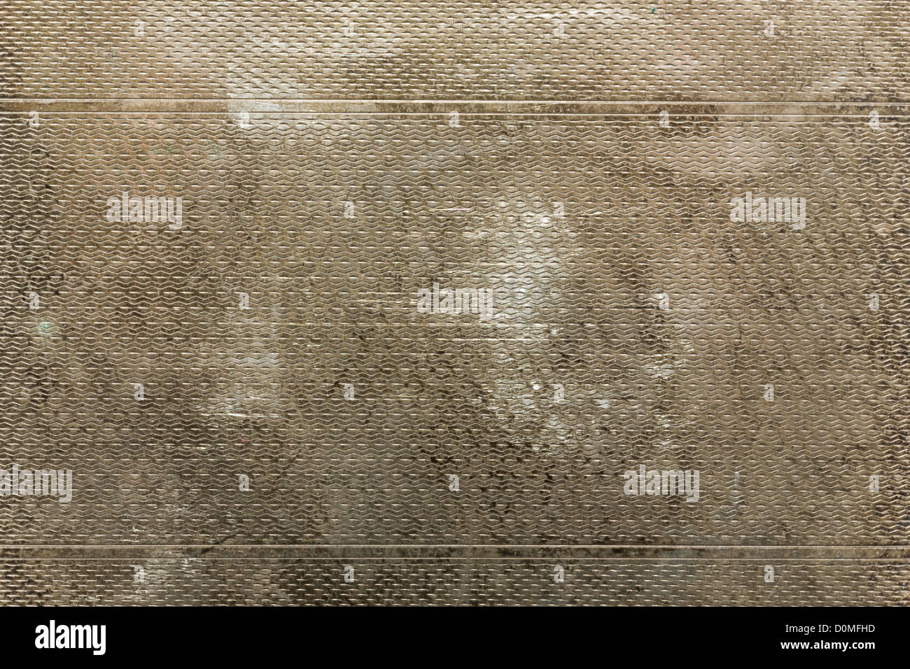 Metall Schlüssel alt und rostig, liegend, isoliert am weißen Hintergrund,  Nahaufnahme Stock-Foto