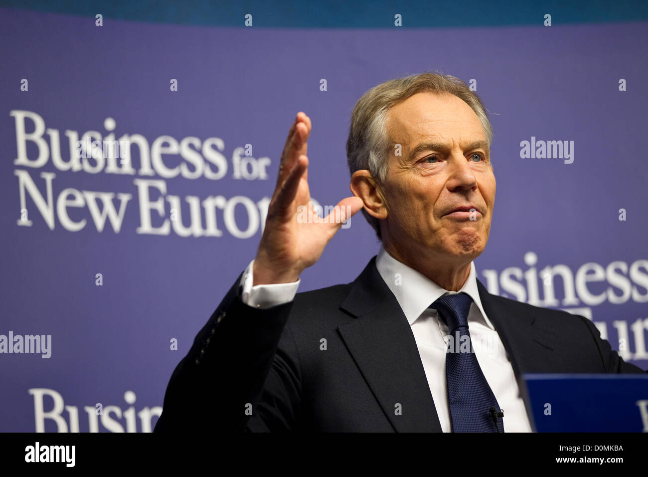Business für neue Europa, das Royal Institute of International Affairs, Chatham House, London, Vereinigtes Königreich. 28.11.2012 the Rt Hon Tony Blair hält eine Rede "Europa, Großbritannien, Business - Beyond the Crisis" am Royal Institute of International Affairs, Chatham House, London. Stockfoto