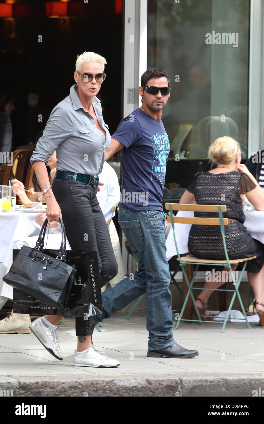 Brigitte Nielsen und ihr Ehemann Mattia Dessi genießen Sie ein