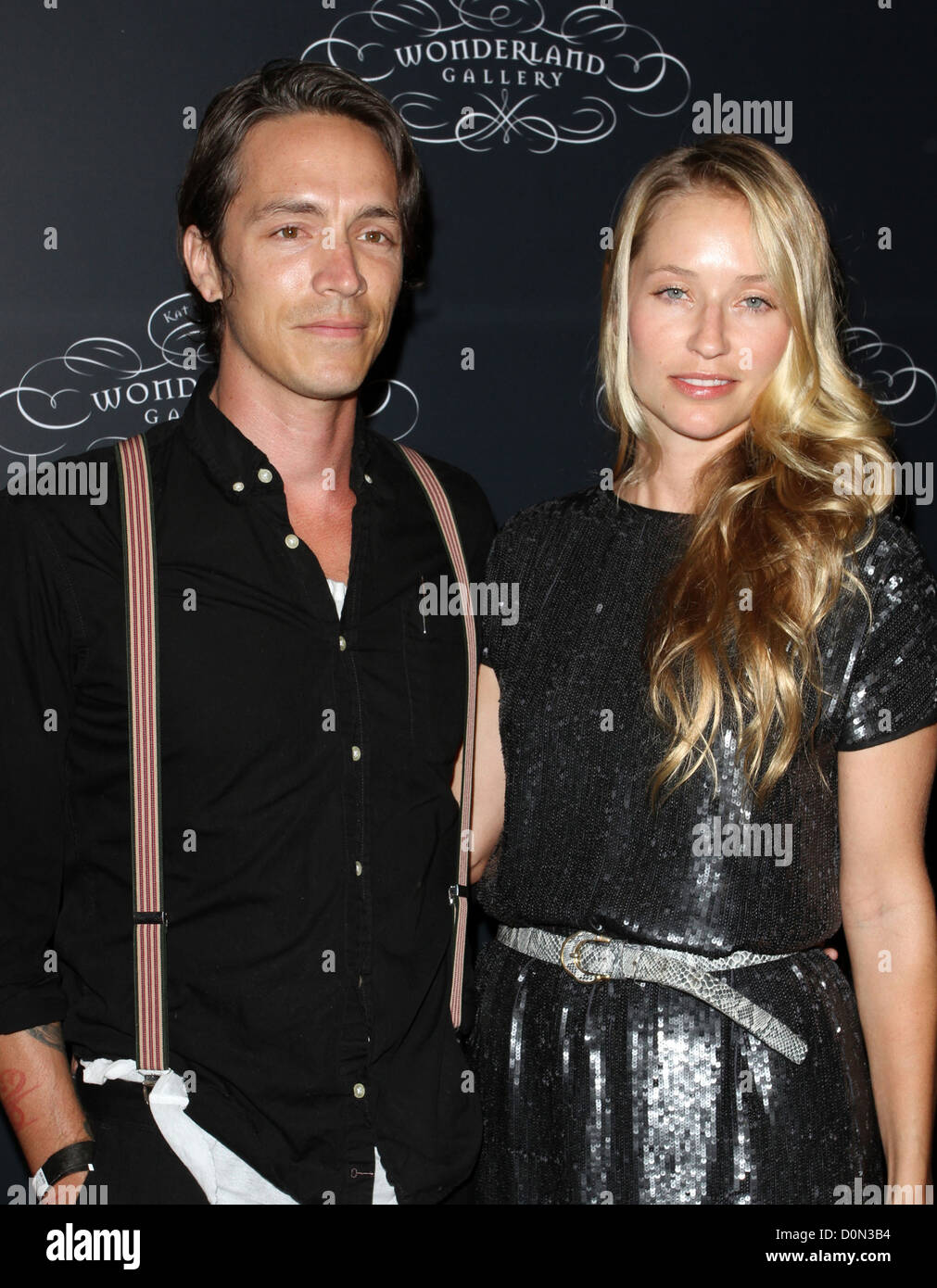 Brandon Boyd Und Gast Zwei Welten Der Kunst Kollidieren Bei Der Premiere Von Kat Von D Wunderland Galerie Held In Wonderland Gallery West Stockfotografie Alamy