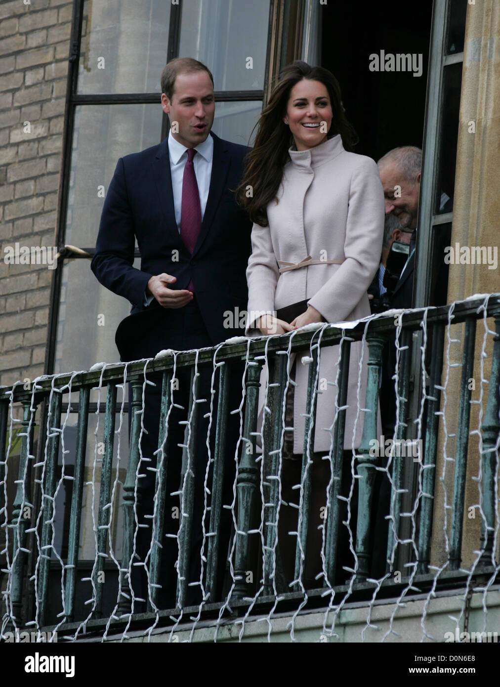 Cambridge, UK, 28.11.2012: der Herzog und die Herzogin von Cambridge zu einem offiziellen Besuch in Cambridge. Bildnachweis: London Press / Alamy Live News Stockfoto