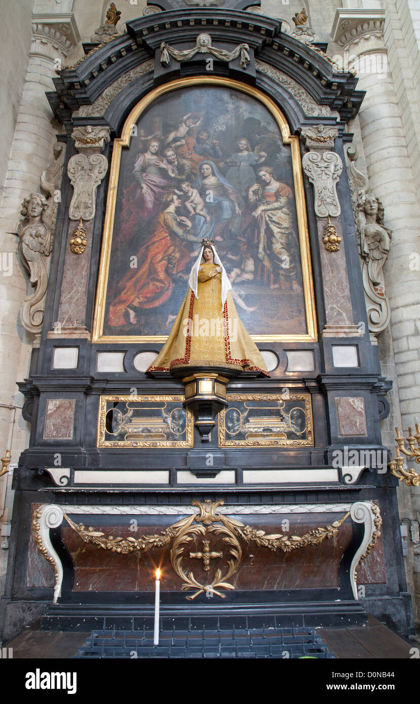 Brüssel - 21.Juni: Seitenaltar von St.-Nikolaus-Kirche Stockfoto