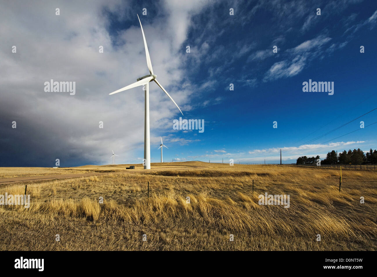 Die größte neueste drei Windkraftanlagen Francis E. Warren Air Force Base Wyoming (U.S. Air Force Foto Lance Cheung) Stockfoto