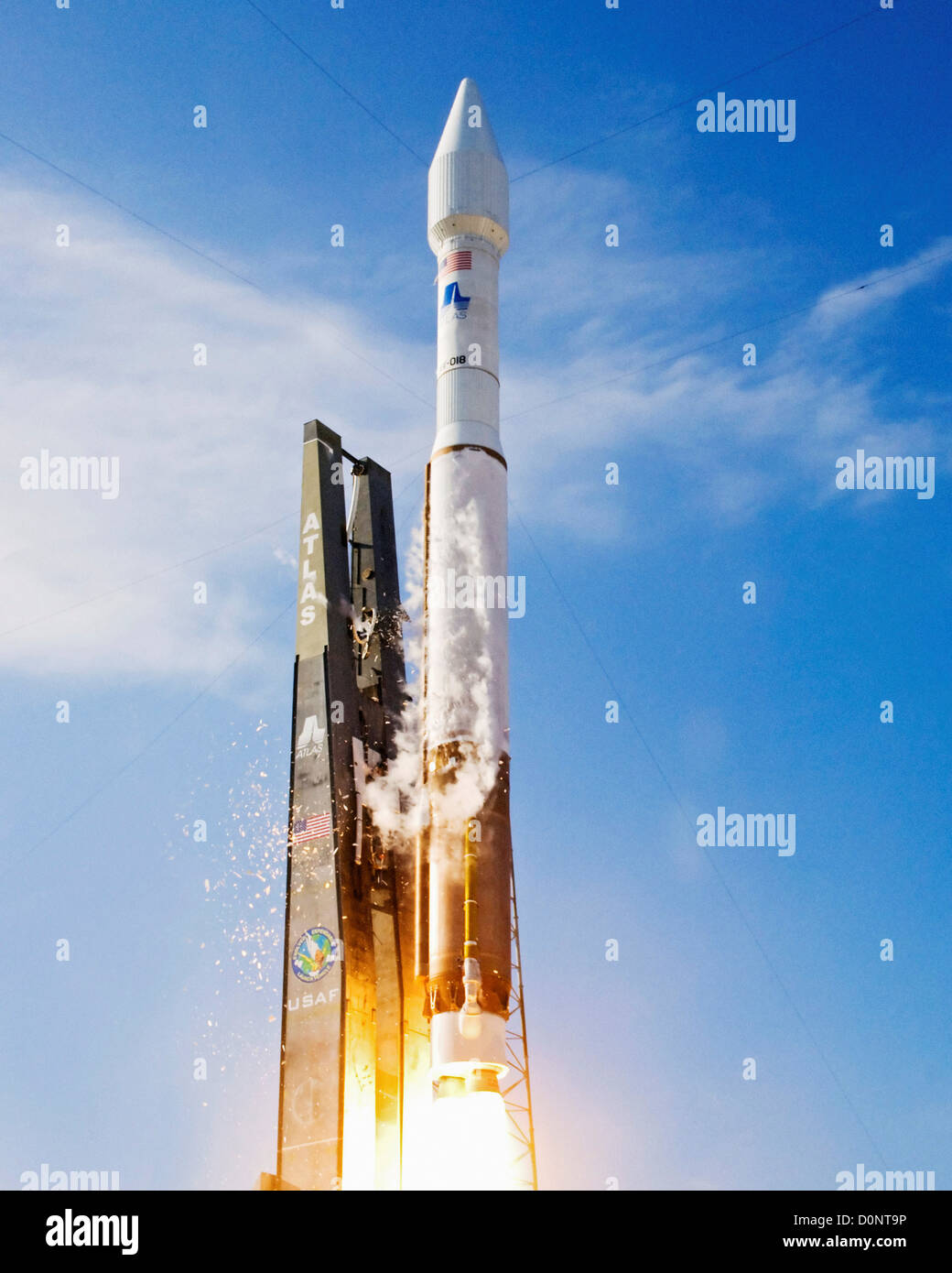 Eine United Launch Alliance Atlas V-Rakete startet Regierung Kommunikationssatellit Space Launch Complex 41 5:35 Uhr Stockfoto