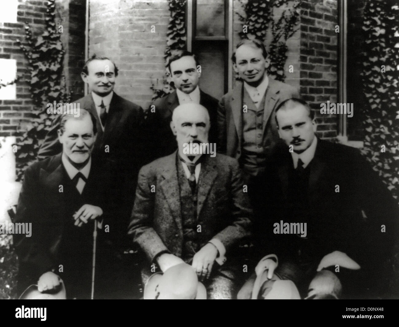 Sigmund Freud Carl Jung Fotos Und Bildmaterial In Hoher Aufl sung Alamy sigmund-freud-carl-jung-fotos-und-bildmaterial-in-hoher-aufl-sung-alamy