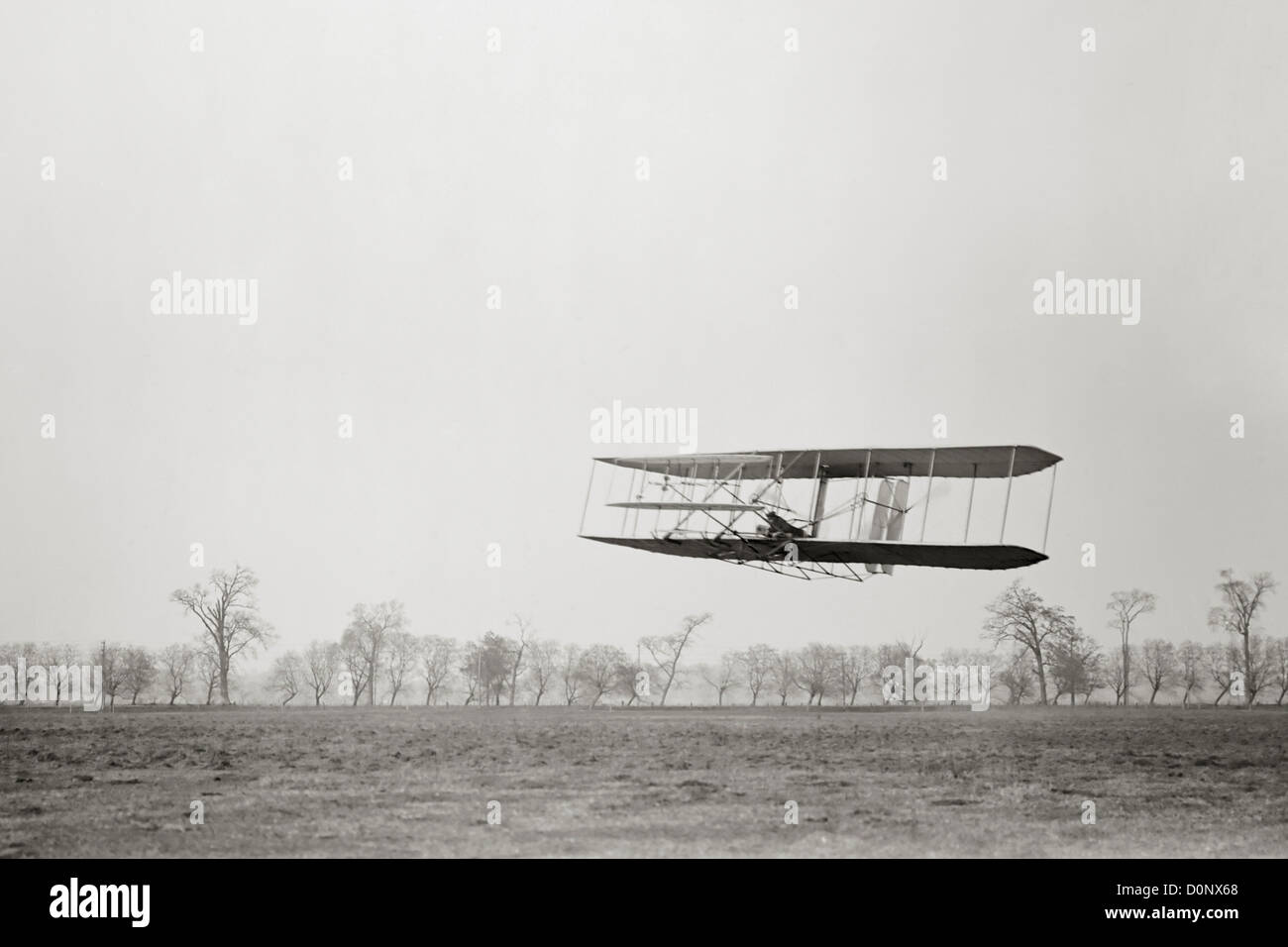 Orville Wright fliegt über Huffman Prairie Stockfoto