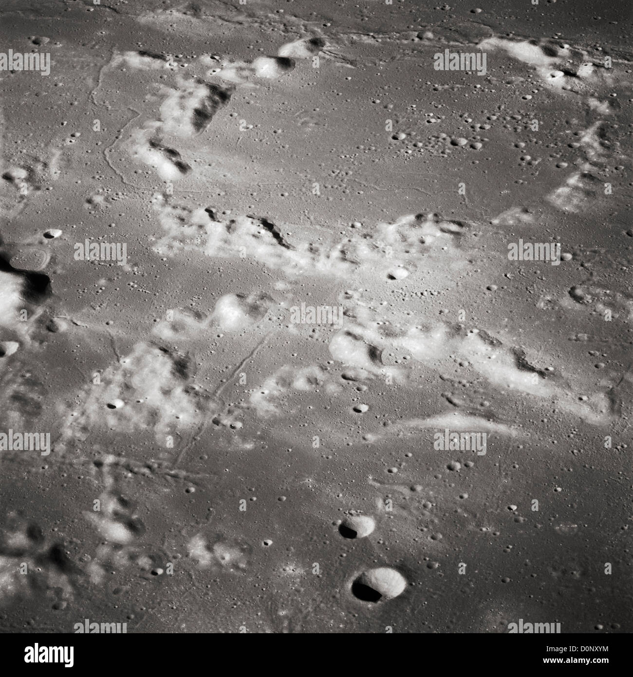 Apollo 16 - alten Mond Krater Stockfoto