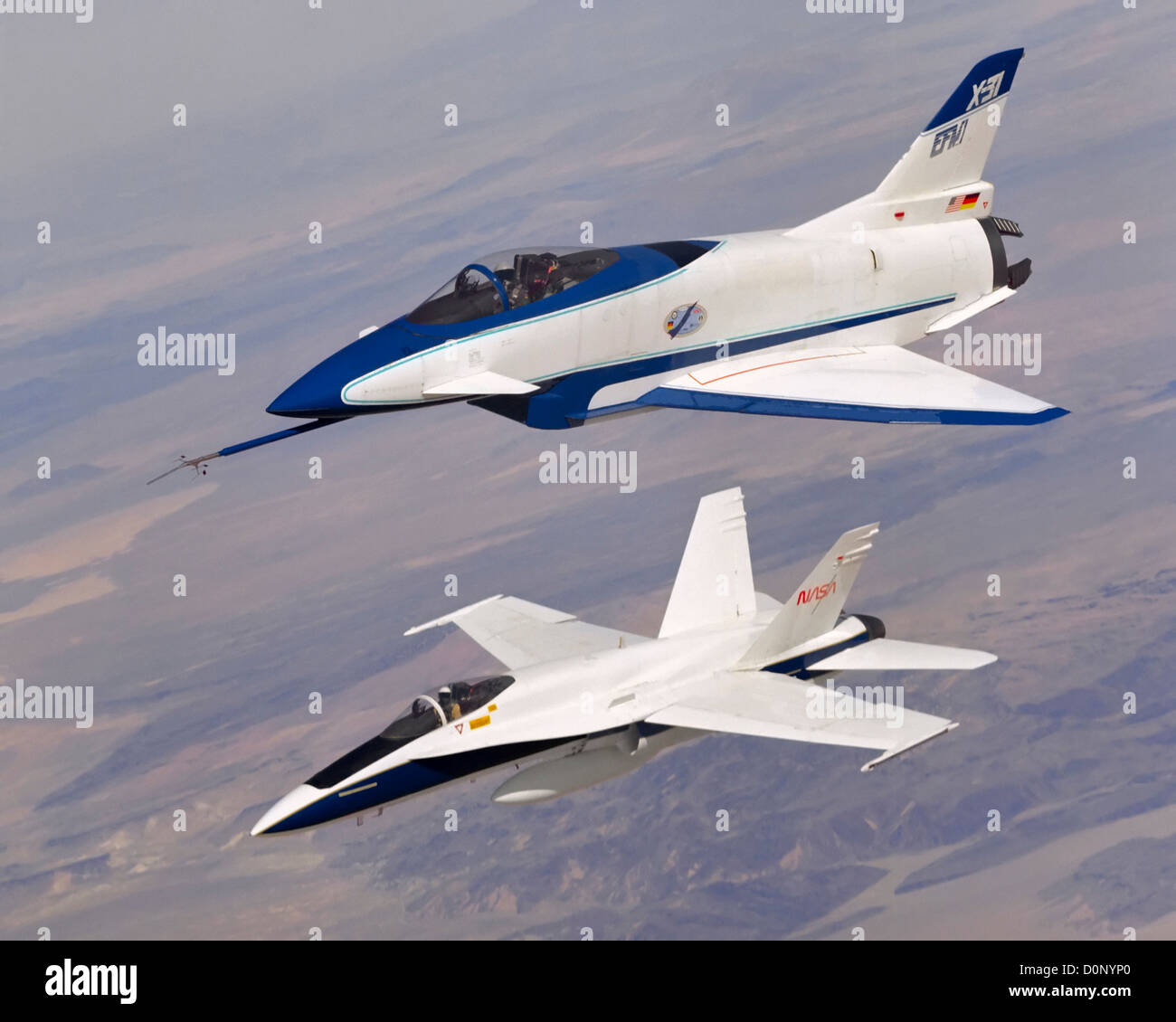 X-31 im Flug mit f-18 Chase Stockfoto