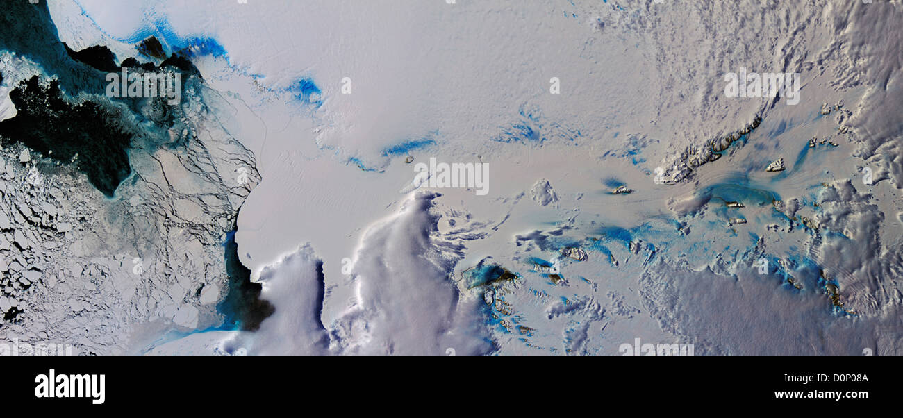 Wolken und Eis über Ostantarktis Stockfoto