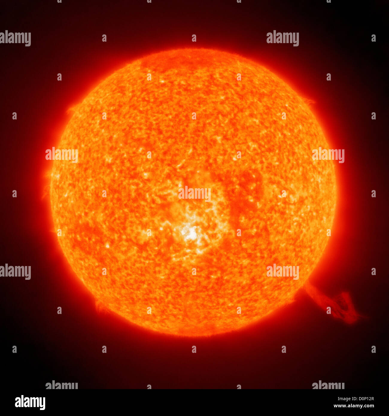 Eine Sonnen-Protuberanz in Form Haken sieht man im extremen ultravioletten Licht (er II 304 Angström) hängt über so. Protuberanzen sind Stockfoto