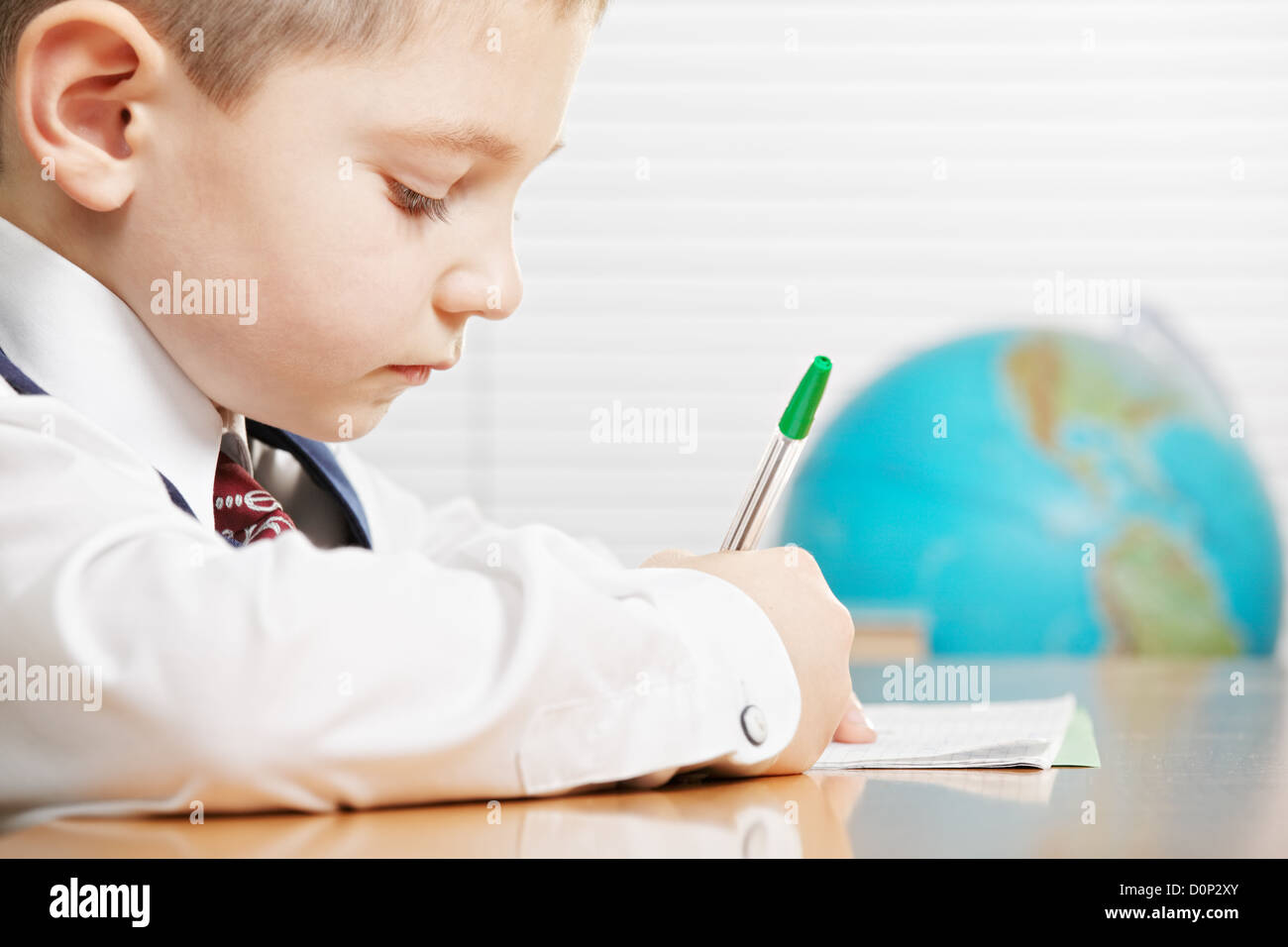 Schüler schreiben closeup Stockfoto