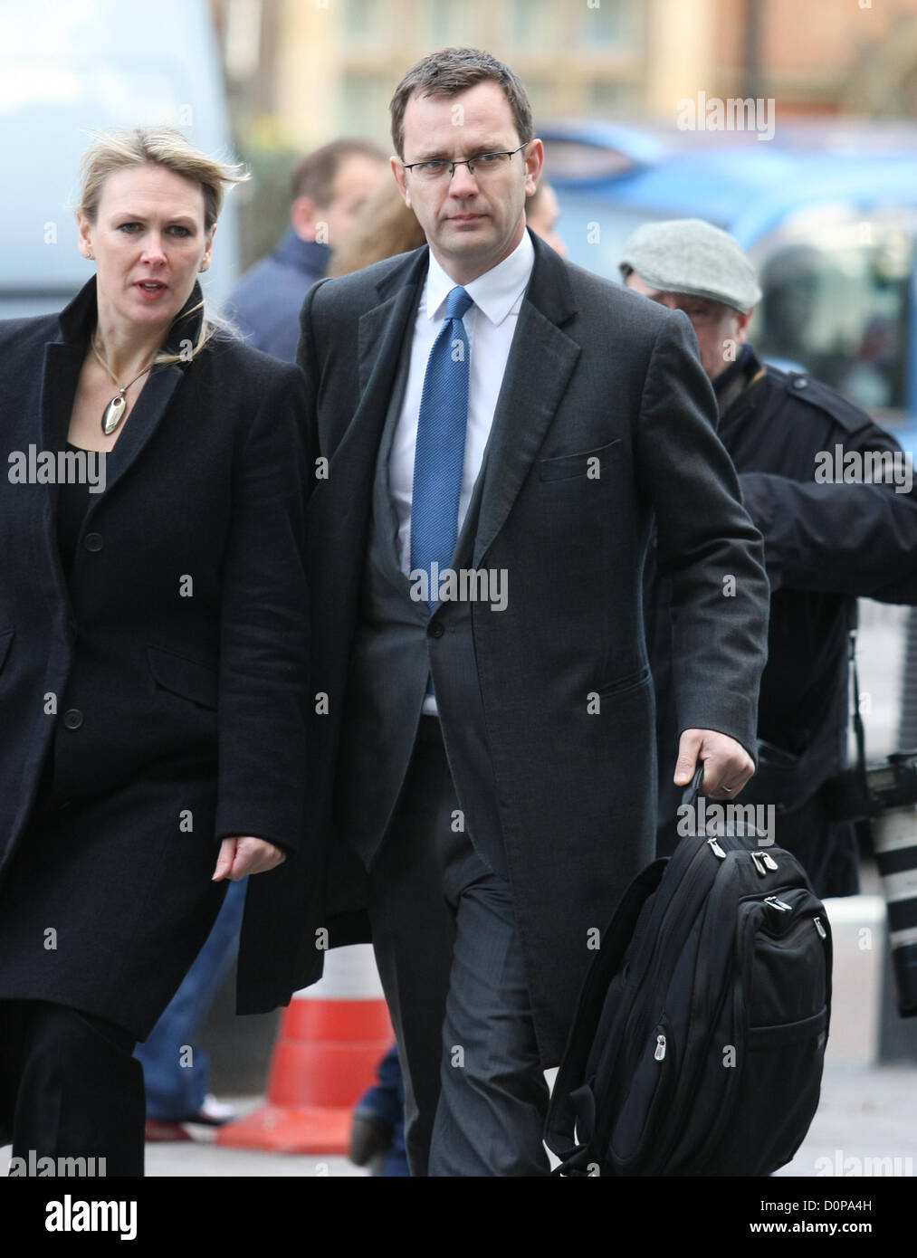 ANDY COULSON REBEKAH BROOKS und ANDY COULSON ankommen AT COURT LONDON ENGLAND UK 29. November 2012 Stockfoto