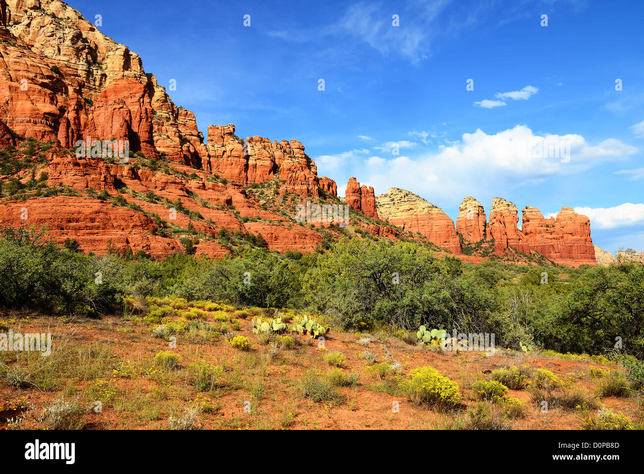 berühmte Schornstein Felsen im Land der roten Felsen, Sedona, USA Stockfoto
