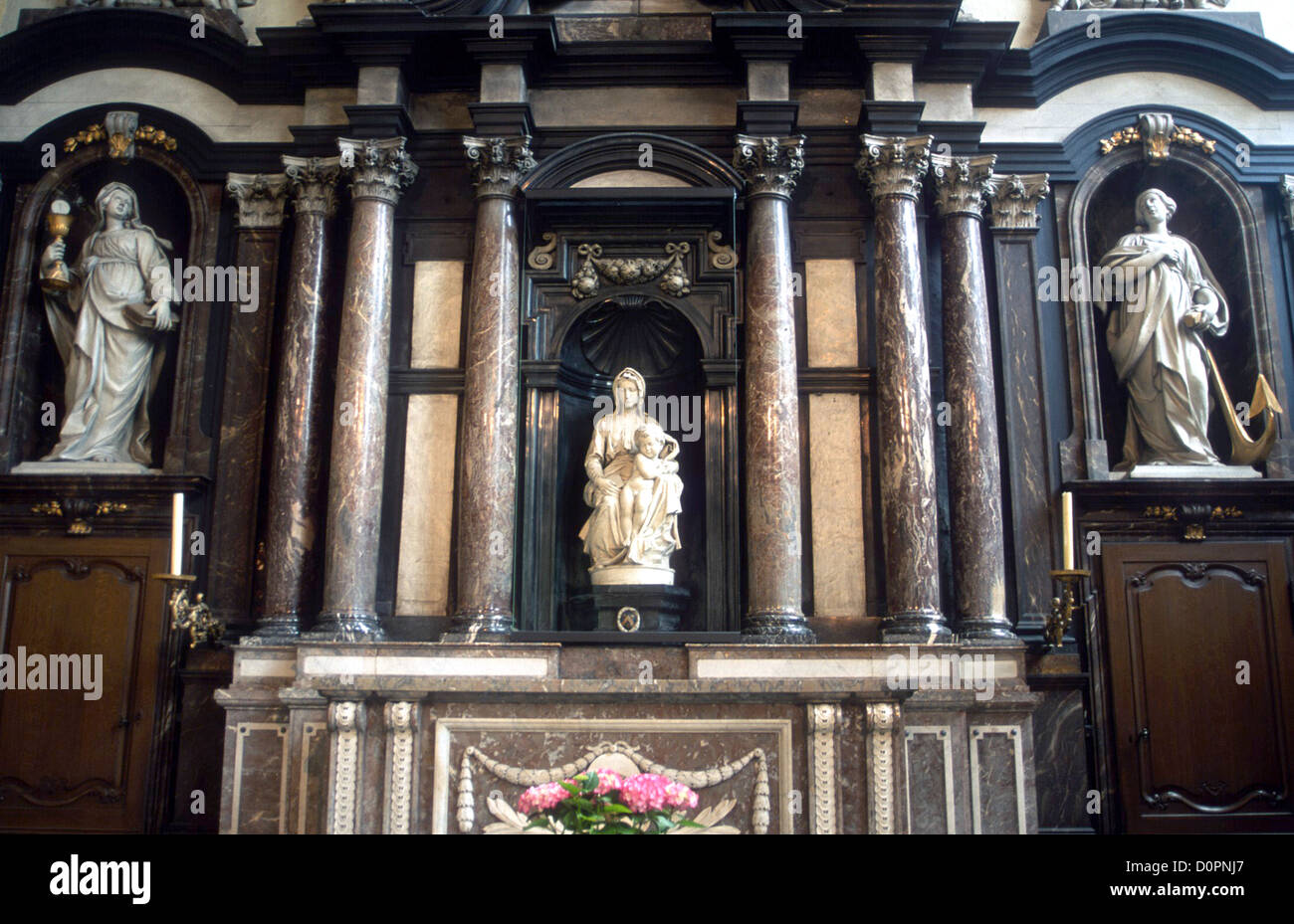 Michelangelo.s Madonna mit Kind in 1504 Liebfrauenkirche Brügge Belgien Stockfoto