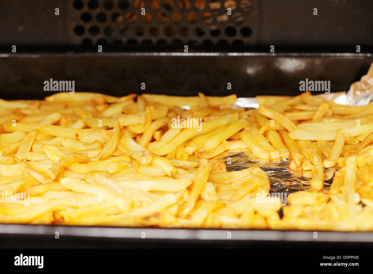 Ofenkartoffeln Im Ofen Stockfotos und -bilder Kaufen - Alamy