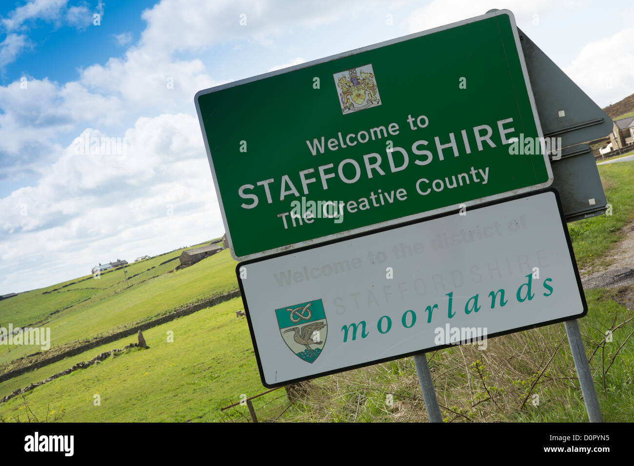 Staffordshire / Derbyshire county Grenze zu unterzeichnen, in der Nähe von Flash Stockfoto