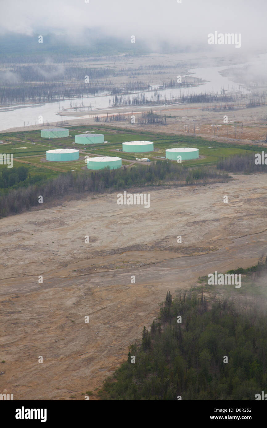 Drift-Fluss Oil Terminal wurde von einem Ausbruch des Mount Redoubt, Cook Inlet, Alaska fast ausgelöscht. Stockfoto