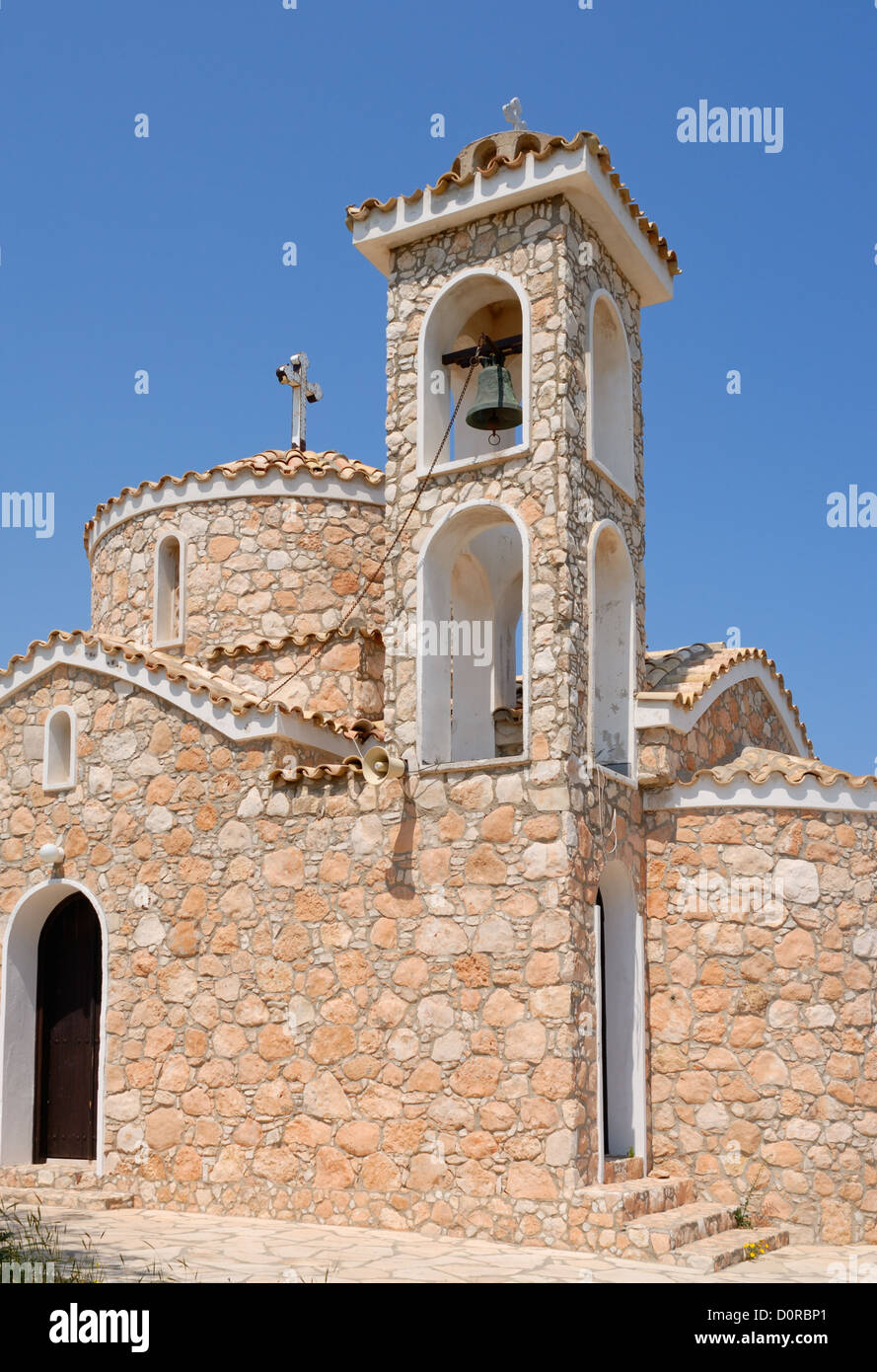 Kirche und Glockenturm Stockfoto