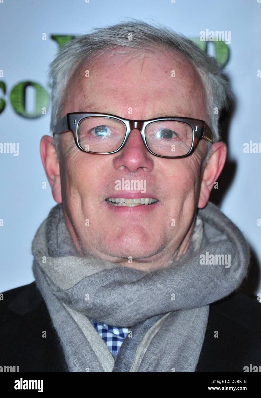 John Barrett in die Teilnehmerliste für Tote Konten Opening Night am Broadway, The Music Box Theatre, New York, NY 29. November 2012. Foto von: Gregorio T. Binuya/Everett Collection Stockfoto