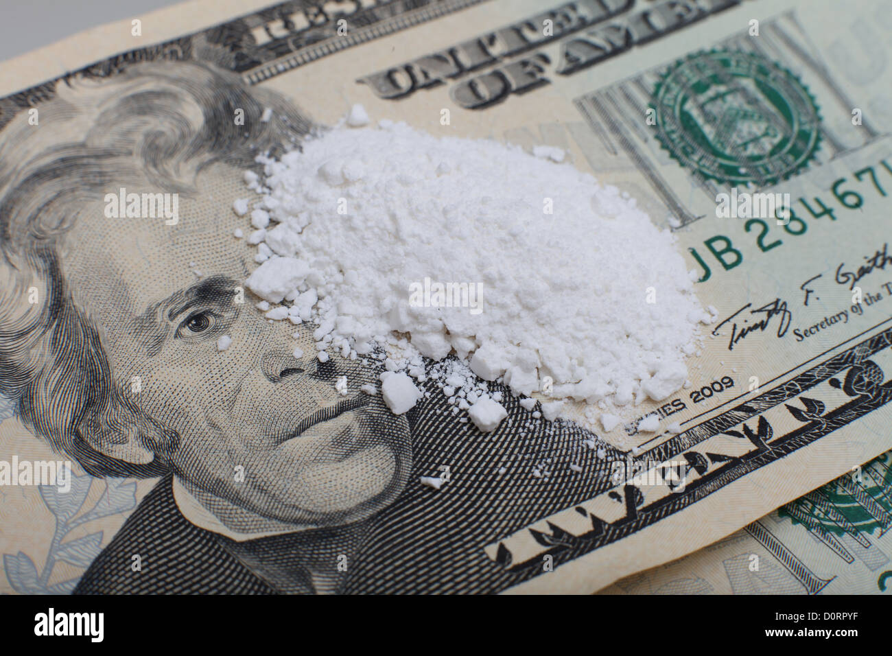 Kokain und eine amerikanische zwanzig-Dollar-Banknote. Stockfoto