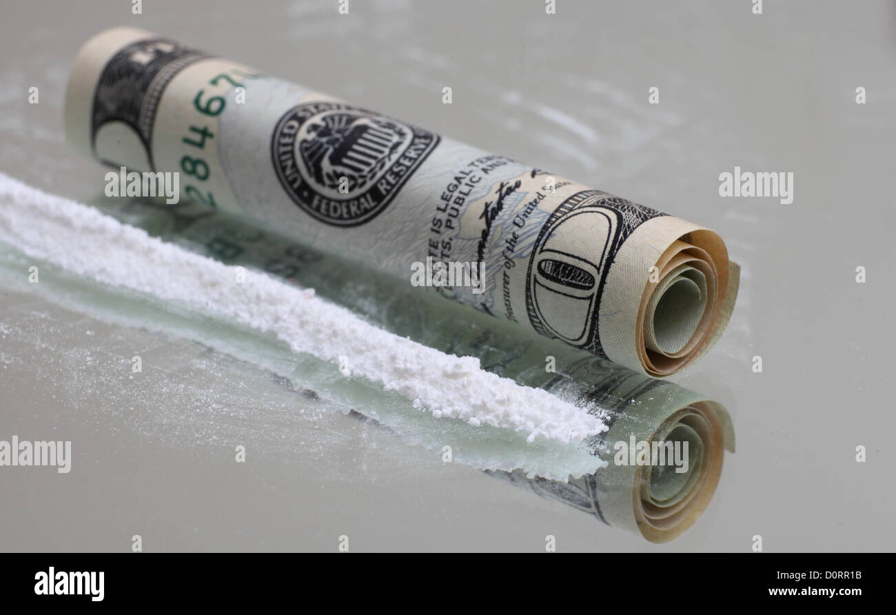 Kokain und eine amerikanische zwanzig-Dollar-Banknote. Stockfoto