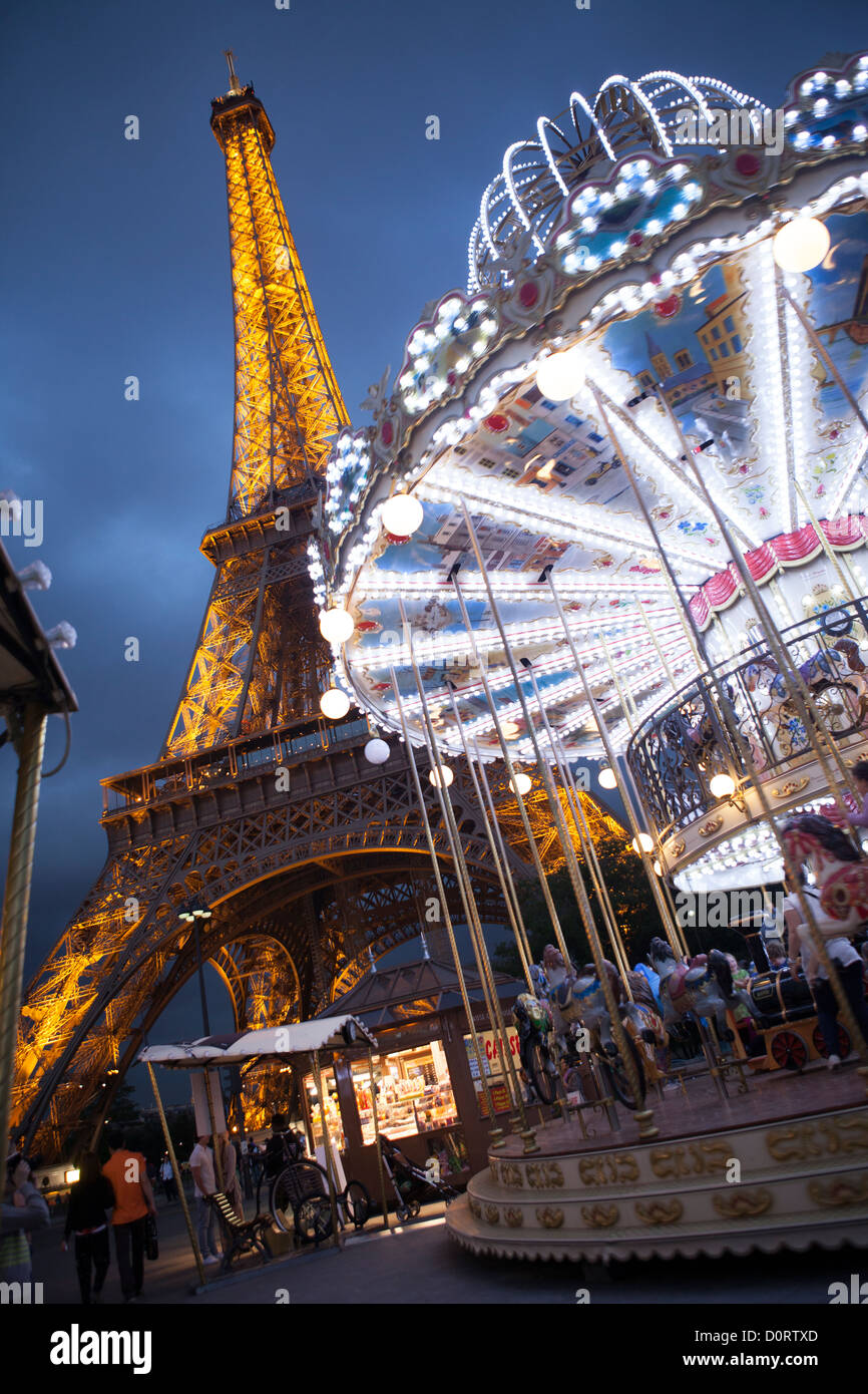 Eiffelturm - in der Nacht Tour Eiffel - Paris. Stockfoto