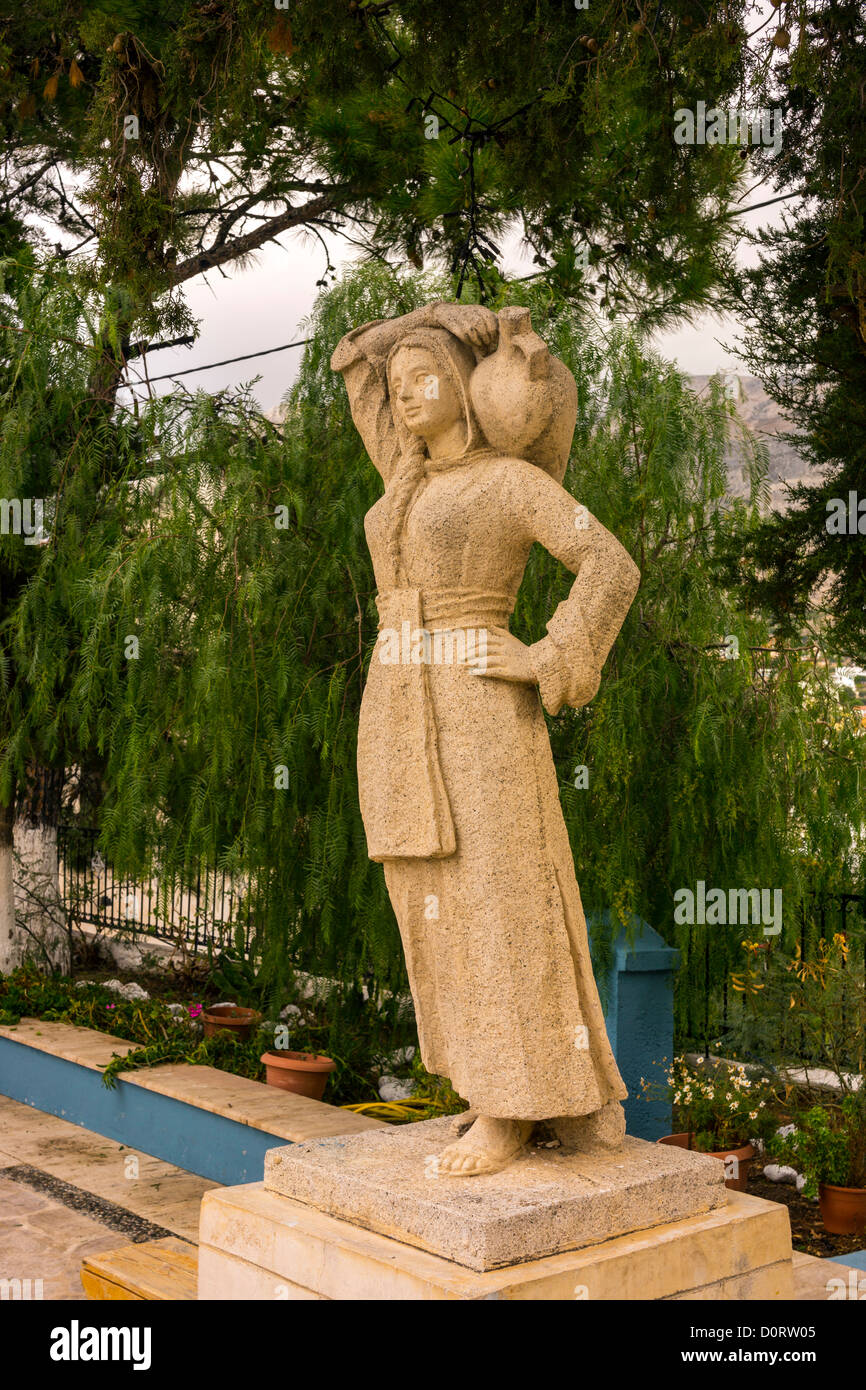 Statue der Muttergottes, die Wasser kanne Kalymnos, Griechenland. Stockfoto