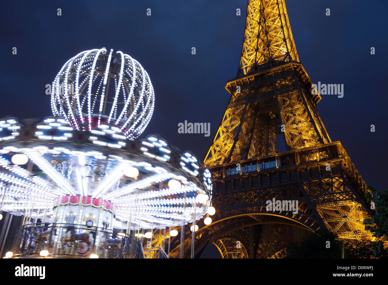 Eiffelturm - in der Nacht Tour Eiffel - Paris. Stockfoto