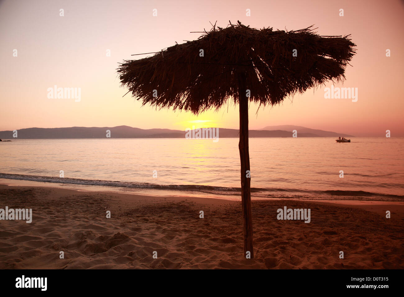 AG Paraskevi Strand bei Sonnenuntergang, Skiathos, Griechenland Stockfoto