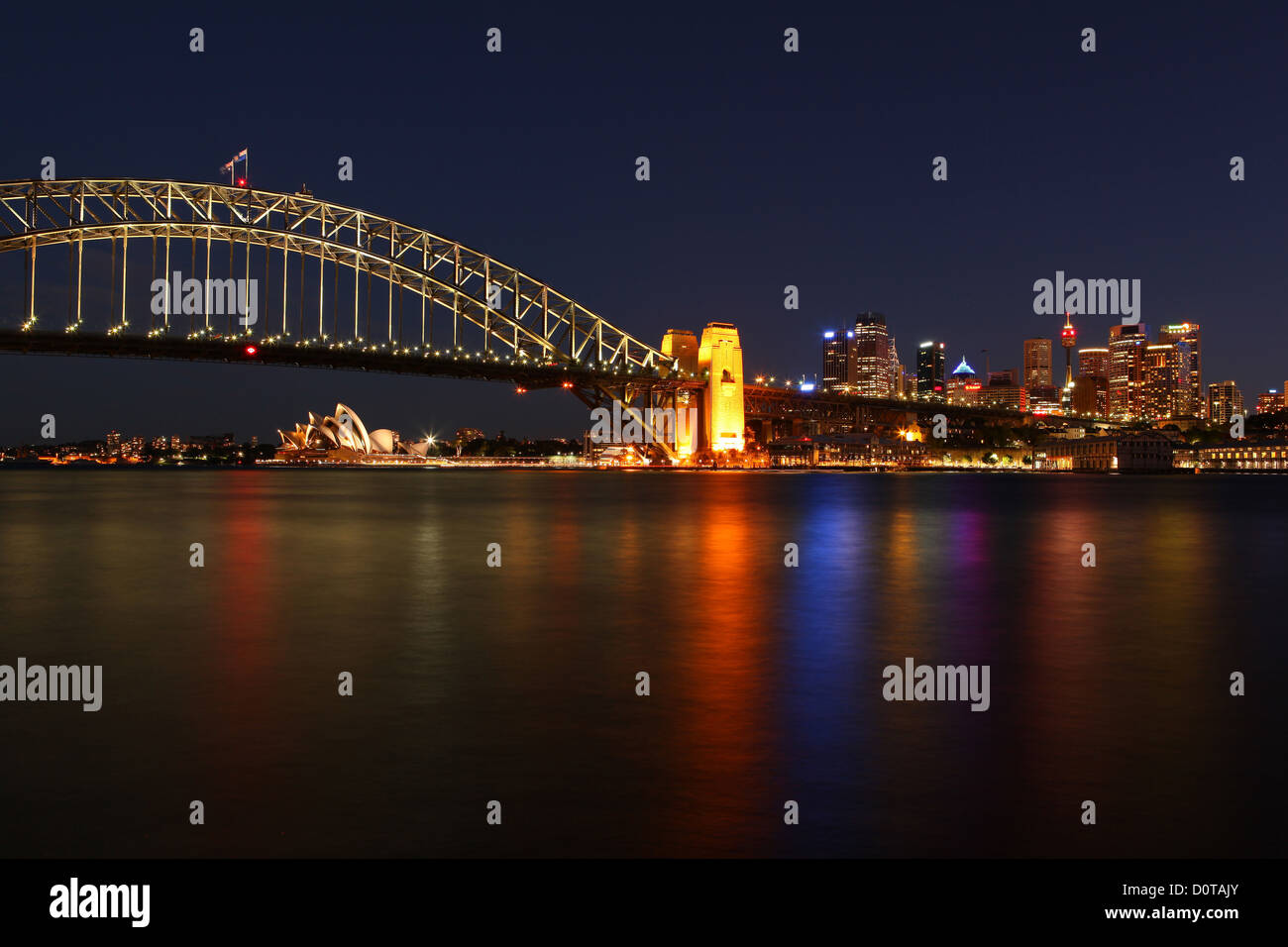 Sydney Opera House, Harbour Bridge, Opera, Opernhaus, Brücke, Hafen, Hafen, Wasser, Highlight, Ort von Interesse, Wahrzeichen, S Stockfoto