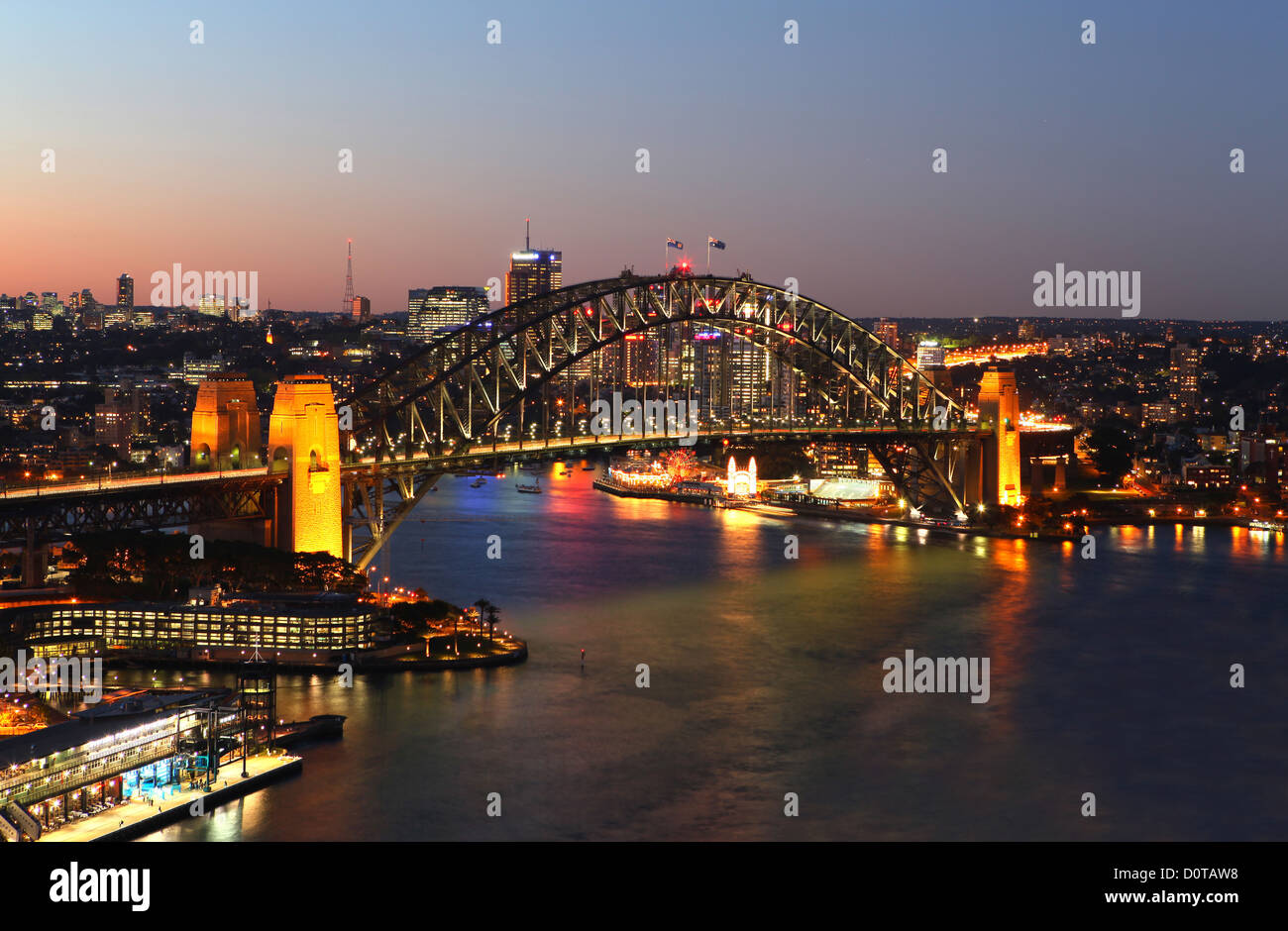 Sydney Harbour Bridge, Brücke, Hafen, Hafen, Wasser, Highlight, Sehenswürdigkeit, Wahrzeichen, Sydney, Ort, Stadt, Stadt, Metropoli Stockfoto