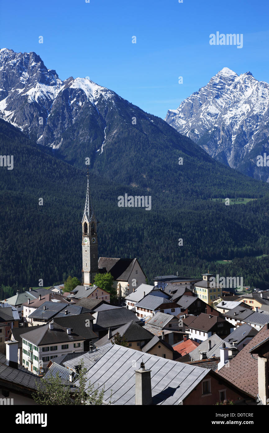 Reisen, Geographie, Europa, Schweiz, Graubünden, Graubünden, Engadin, Unterengadin, gesendet, Alpen, Berg, Kirche, Dorf, Tra Stockfoto