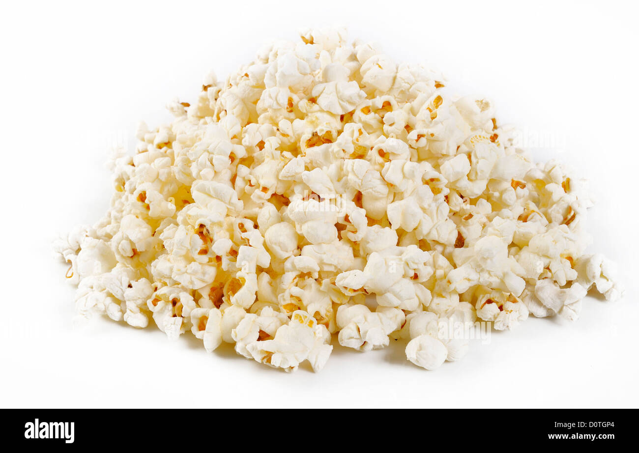 Popcorn auf weißem Hintergrund Stockfoto