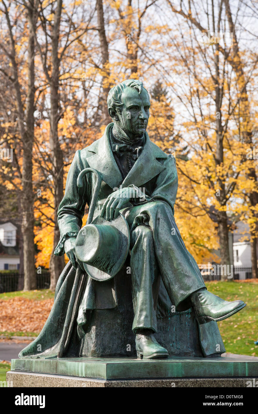 Statue von James Fenimore Cooper, Herbstlaub, Cooperstown, New York Stockfoto