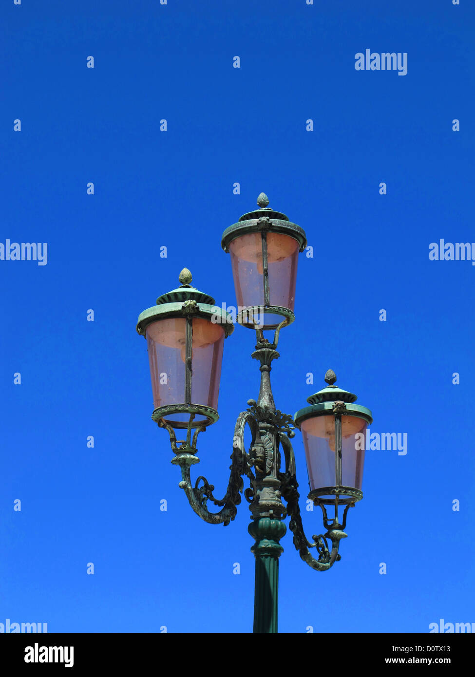 Italien, Europa, Venedig, Laterne, Lampe, Straßenlaterne, Himmel, blau Stockfoto