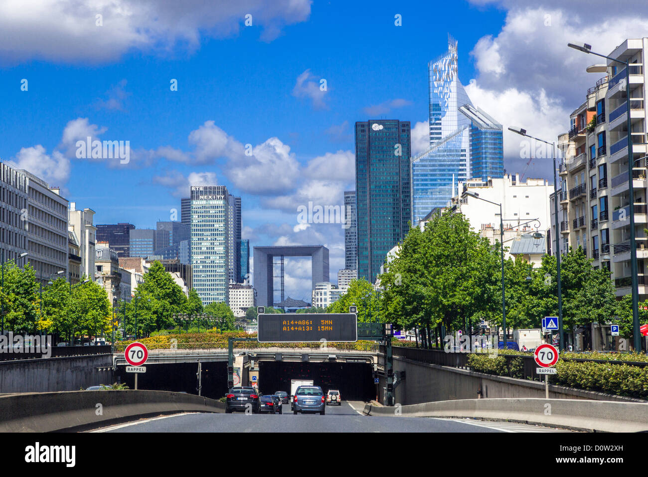 Frankreich, Europa, Reisen, Stadt, Paris, La Défense, Bogen, La Grande Arche, Architektur, Gebäude, Verteidigung, neue Straße, Skyline, sk Stockfoto